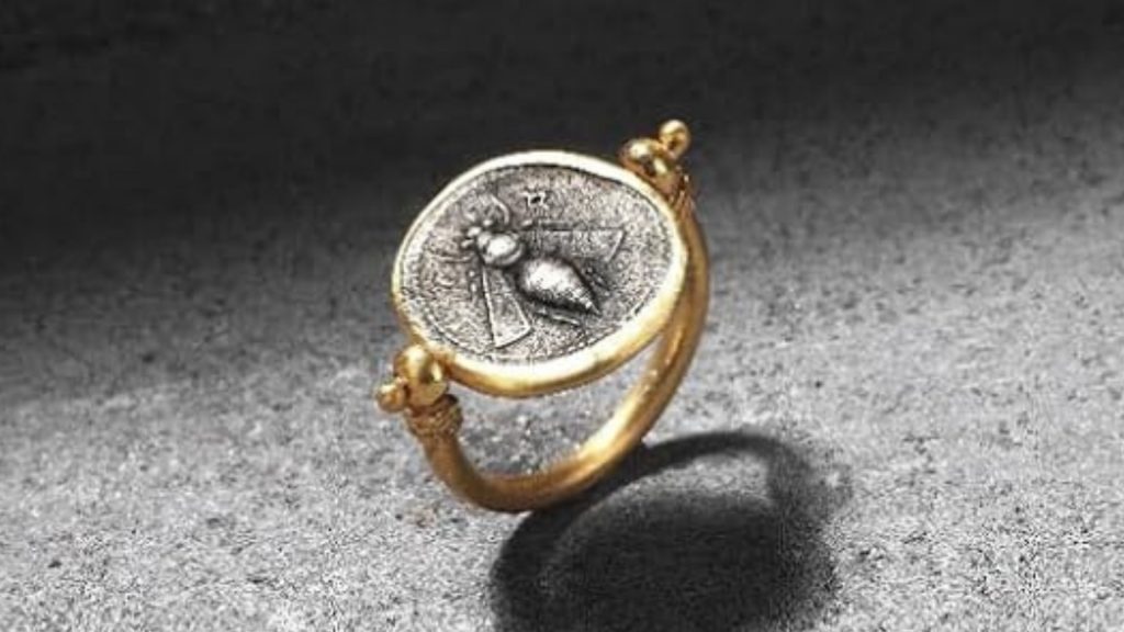 Royal-Camel : The Legend of the coin that changes a man